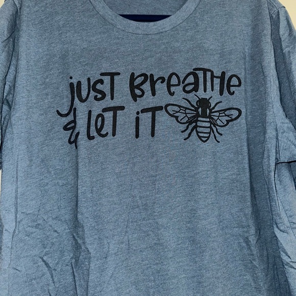 Unisex “just breathe & let it bee” tshirt size xl - Picture 4 of 5